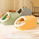 Gemütliches kleines pelziges Haus